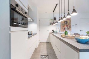 Fridge, microwave, oven, stovetop