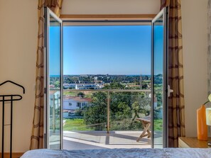 3 chambres, bureau, fer et planche à repasser, Wi-Fi