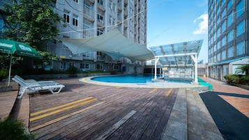 Seasonal outdoor pool