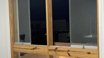 高級雙人房, 泳池景觀 | 埃及棉床單、高級寢具、羽絨被、記憶床墊