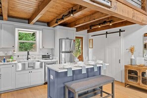 Fridge, microwave, oven, dishwasher