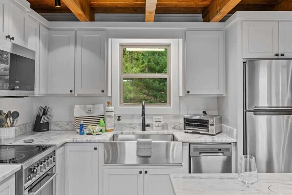 Fridge, microwave, oven, dishwasher