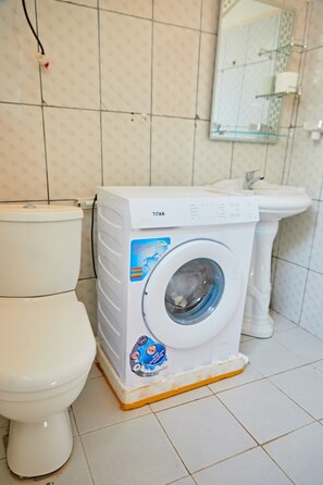 Towels - Charming Yaoundé Apartment with City Views (Yaoundé)