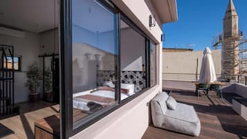 Deluxe suite, uitzicht op stad | Veranda
