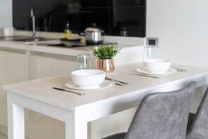 尊爵公寓, 陽台, 渡假村景觀 | 房內用餐區