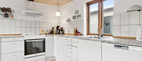 Fridge, dishwasher, cookware/dishes/utensils
