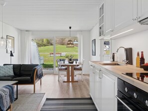 Fridge, dishwasher, cookware/dishes/utensils