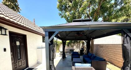 Private Guest House in Winnetka - 2bd/1ba Private Entrance and Yard Area