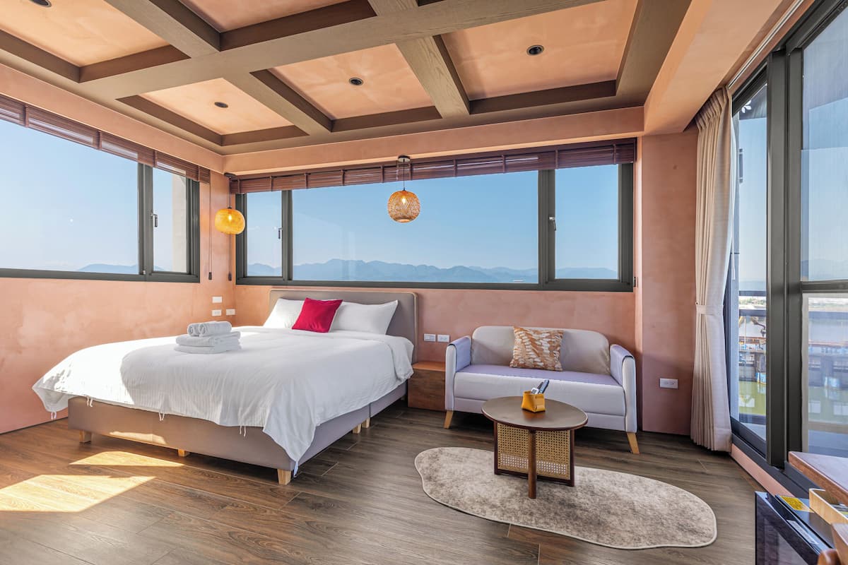 Deluxe Double Room with Balcony | Laptop workspace, blackout drapes, free WiFi, bed sheets