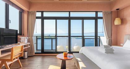 Between River and Sea