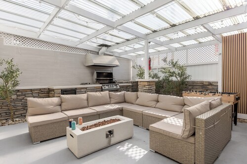 Steps to Beach, Firepit & Patio | Long-Term Sunset Beach Stay | Coastal Cove