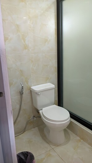 Bruser, bidet, håndklæder, Sæbe