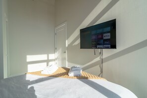 2 室のベッドルーム、アイロン / アイロン台、旅行用ベビーベッド、WiFi (無料)