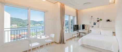 Basic Room, 1 Bedroom (3F(Elev/ElecBBQ/OTT/Pool₩50k)) | 1 bedroom, free WiFi