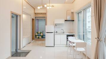Basic Room, 1 Bedroom (2F(Elev/ElecBBQ/OTT/Pool₩50k))