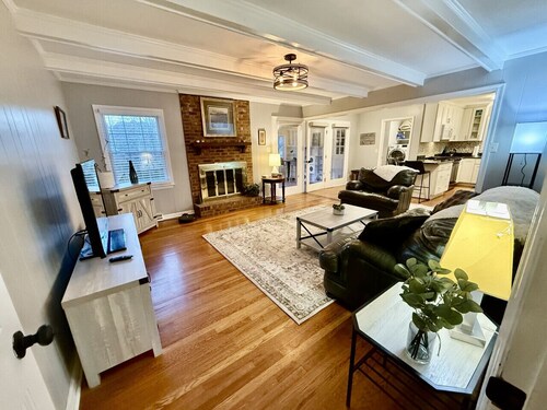 Newly renovated 4BR Family Pet Friendly