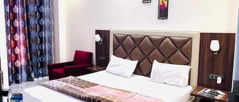 Eenvoudige tweepersoonskamer | Gratis wifi, beddengoed