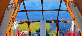 FLOATING HOTEL IN LAKE TITICACA UROS 