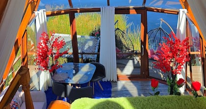 FLOATING HOTEL IN LAKE TITICACA UROS