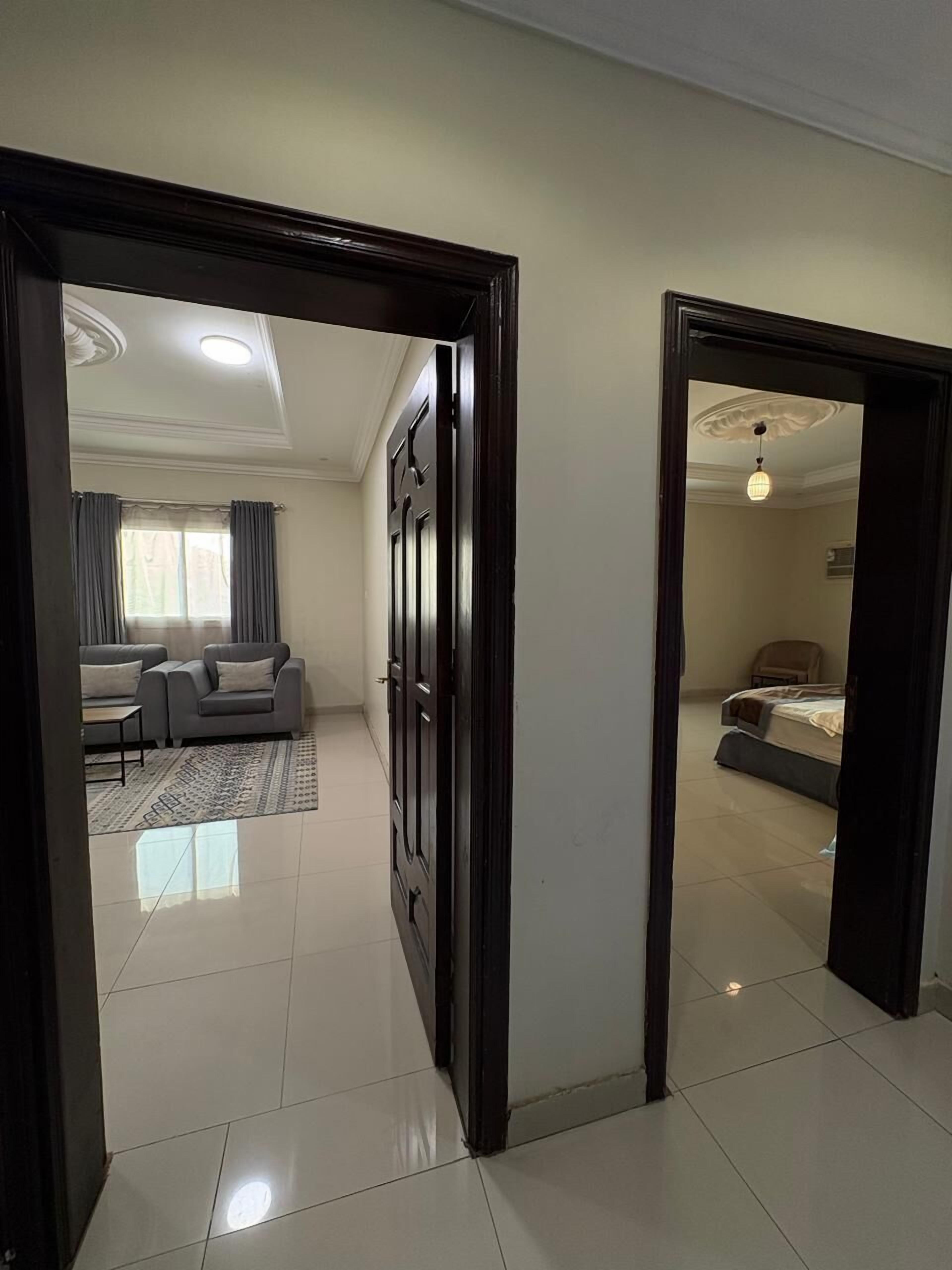 Luksus-suite | Opholdsområde | 42-tommers plasma-tv med satellitkanaler