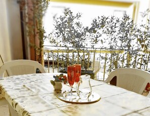 Dining - The little house -tourist apartment, quiet and cozy (Candelo)