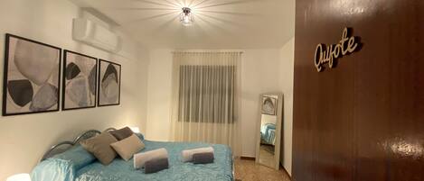4 chambres, fer et planche Ă  repasser, lit parapluie, draps fournis