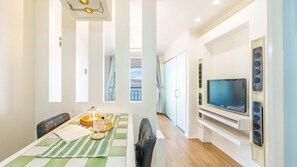 Basic Room, 1 Bedroom (203) | 1 bedroom, free WiFi - Geoje Kkachi and Santorini Pension (Geoje)