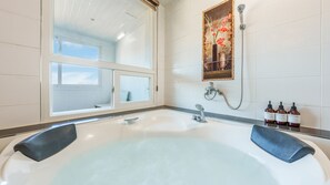 1 bedroom, free WiFi - Geoje Kkachi and Santorini Pension (Geoje)