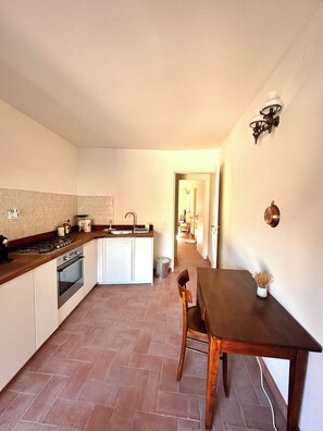 Refrigerador, horno, placa de cocina, lavavajillas