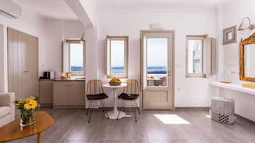Deluxe Suite with Caldera View | 1 多间卧室、客房内保险箱、隔音、免费 WiFi