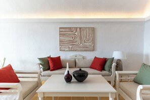 Traditional Suite with Caldera View | 1 bedroom, in-room safe, soundproofing, free WiFi - Mardanza Krokos Suites (Santorini)