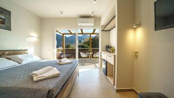 1 bedroom, Egyptian cotton sheets, premium bedding, minibar