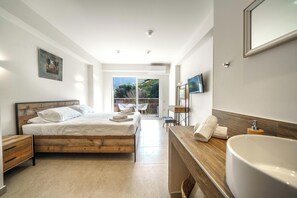 Deluxe Suite, Balcony, Mountain View | 1 bedroom, Egyptian cotton sheets, premium bedding, minibar - My Bali Suites (Mylopotamos)