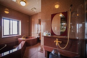 Executive Suite | Bathroom | Separate tub and shower, hair dryer, bathrobes, slippers