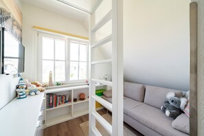 Fernseher, Kamin, DVD-Player, Stereoanlage