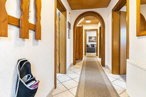 Interior - Apartment '55qm' with Private Terrace, Private Garden and Wi-Fi (Herscheid)