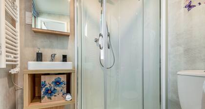 Tiny Home 'Sankt Rupert Nummer 11' with Private Terrace and Air Conditioning