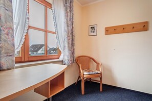 Interior - Apartment 'Hagnau' with Lake View, Shared Garden and Wi-Fi (Hagnau am Bodensee)