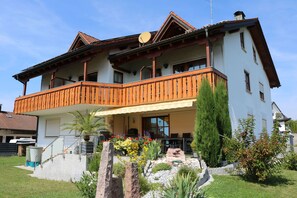 Exterior - Apartment 'Hagnau' with Lake View, Shared Garden and Wi-Fi (Hagnau am Bodensee)