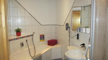 Bruser, hårtørrer, håndklæder