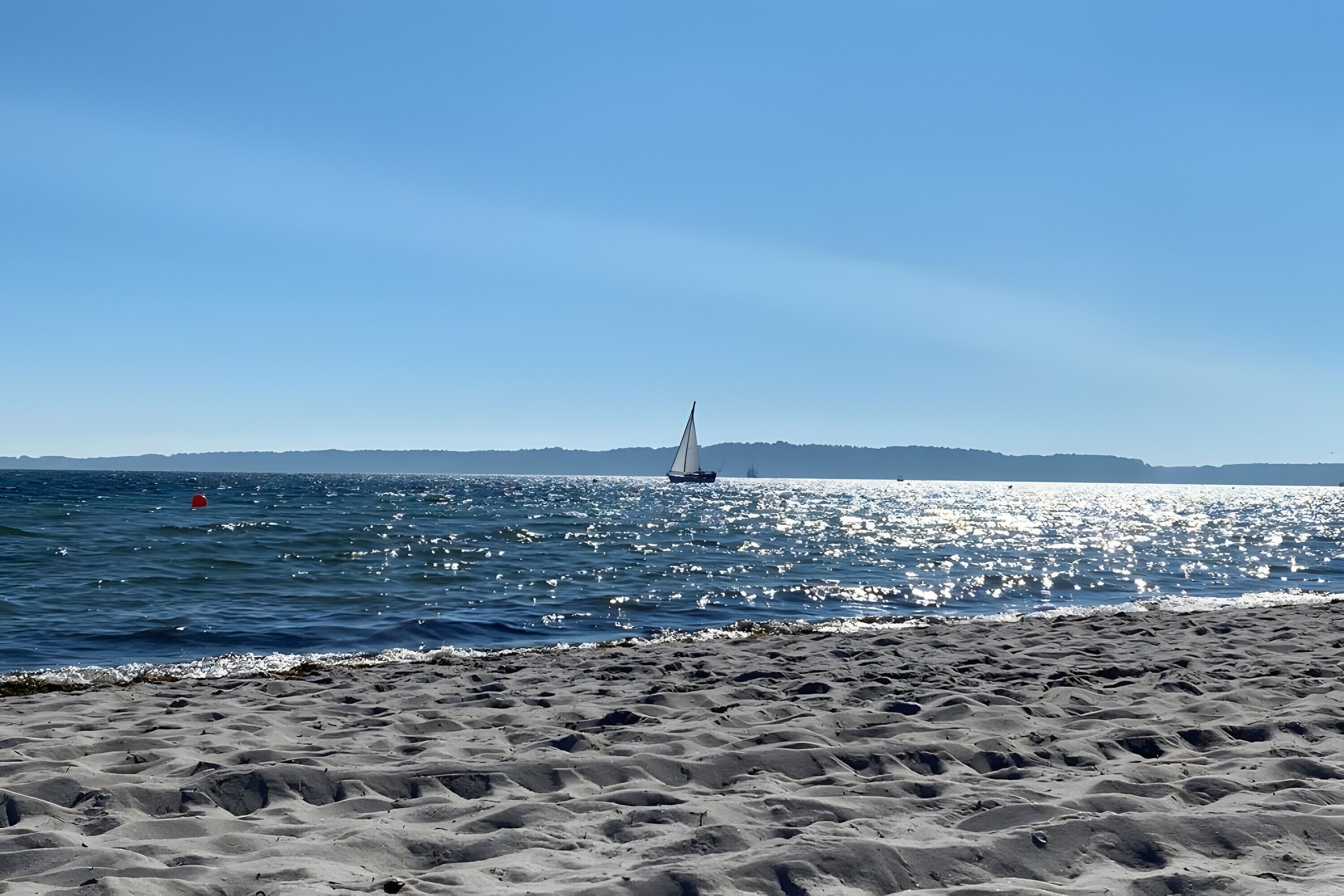 بالقرب من الشاطئ