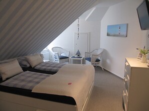 3 bedrooms, iron/ironing board, free WiFi - Holiday Apartment 'Gretchen' with Shared Terrace, Shared Garden and Wi-Fi (Rieseby)