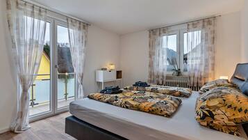 2 bedrooms, iron/ironing board, free WiFi, bed sheets