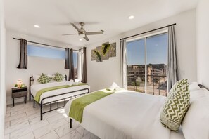 2 bedrooms, desk, iron/ironing board, WiFi - Cityscape 2BR I Parking I King Bed I Workspace (Dallas)