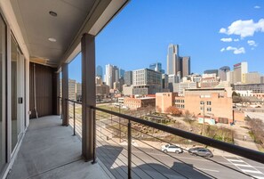 Property grounds - Cityscape 2BR I Parking I King Bed I Workspace (Dallas)