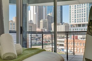 Unclassified image, 3 of 13, button - Metro Sky 2BR I Parking I King Bed I Workspace (Dallas)