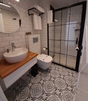 Standard Triple Room, Non Smoking, City View | Bathroom | Shower, hair dryer, towels, soap