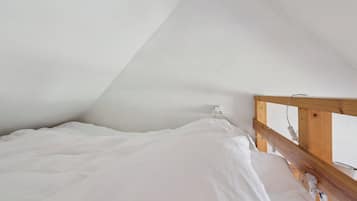 1 bedroom, iron/ironing board, free WiFi