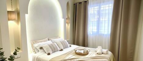 2 bedrooms, desk, iron/ironing board, WiFi