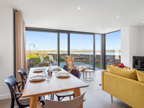 West Haven -  A Coastal Retreat in the Heart of Roundstone